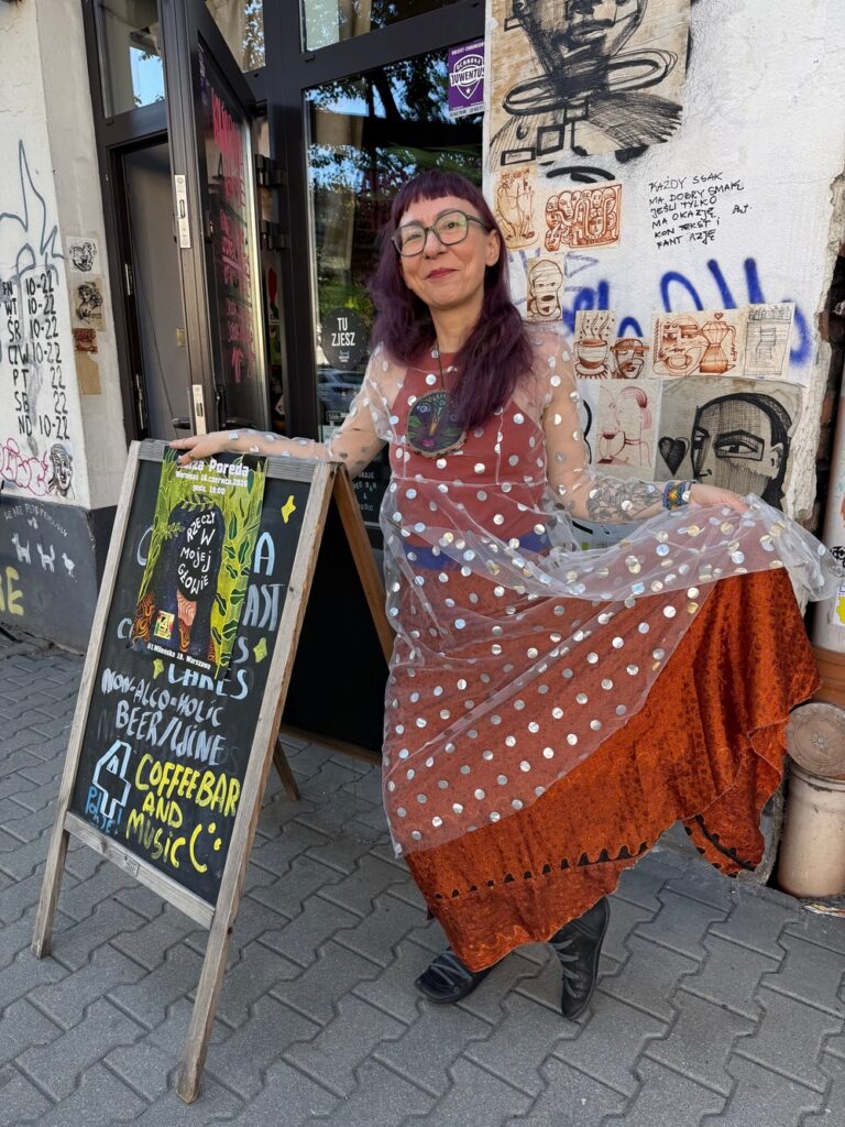 Luiza Poreda otwiera wernisaż Rzeczy w mojej głowie w Warszawie